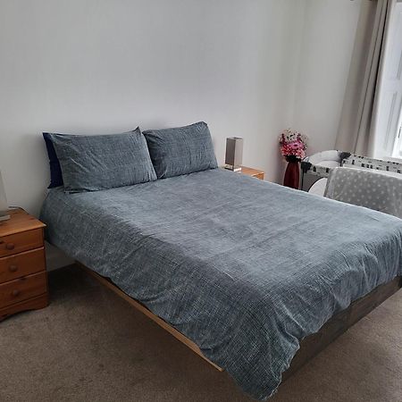 Central 2-Bedroom Bunglow With Double Sofa Bed คาร์นูสตี ภายนอก รูปภาพ