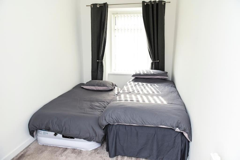 Central 2-Bedroom Bunglow With Double Sofa Bed คาร์นูสตี ภายนอก รูปภาพ